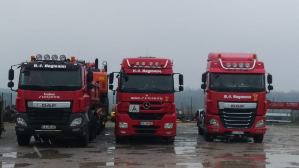 Kipp-LKW und Sattelzug aus dem Fuhrpark von Hegmann